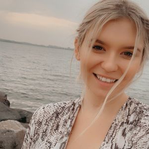 Meet your Posher, Abigail